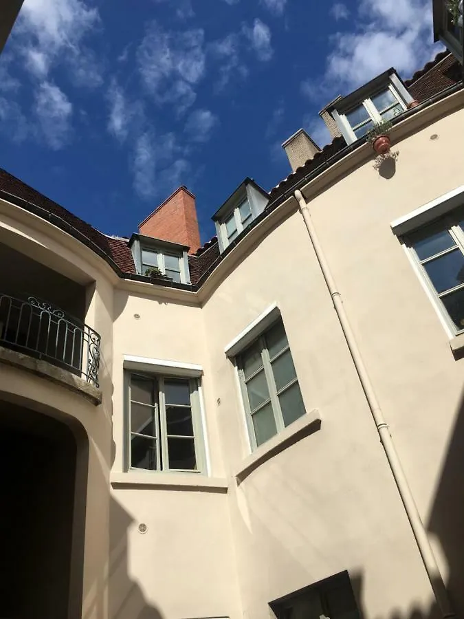 Le Calme De L'Opera. Apartment Lyon
