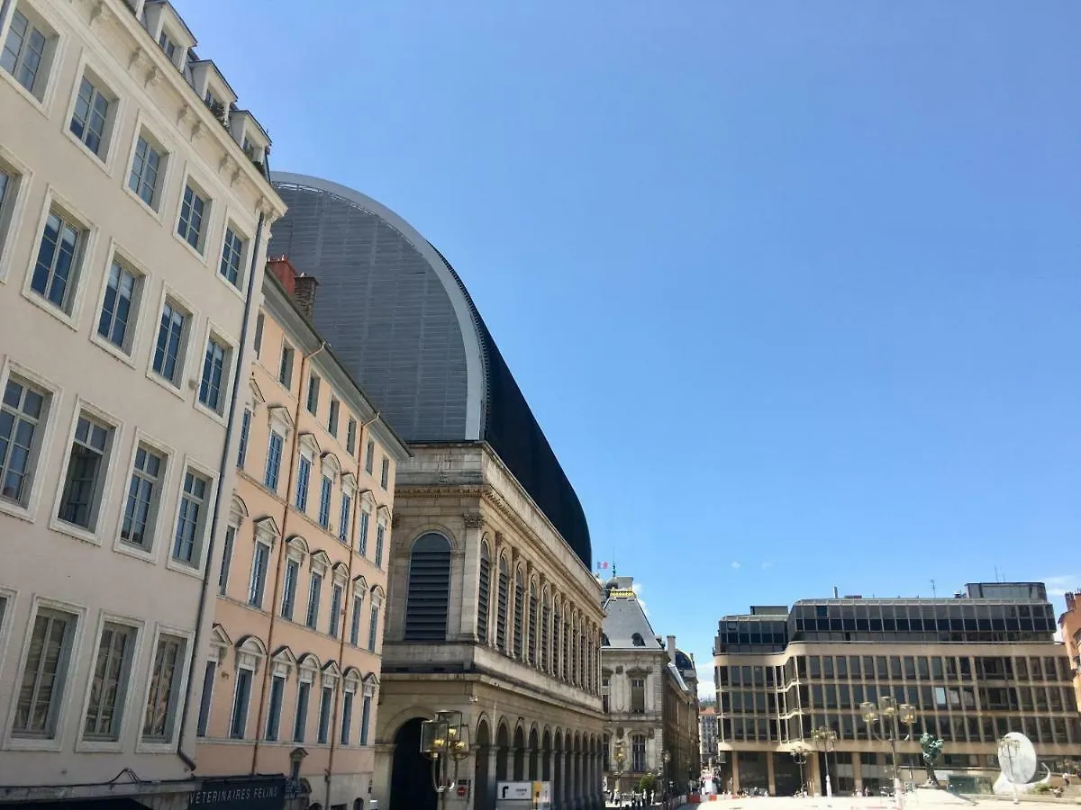 Le Calme De L'Opera. Apartment Lyon 0*,