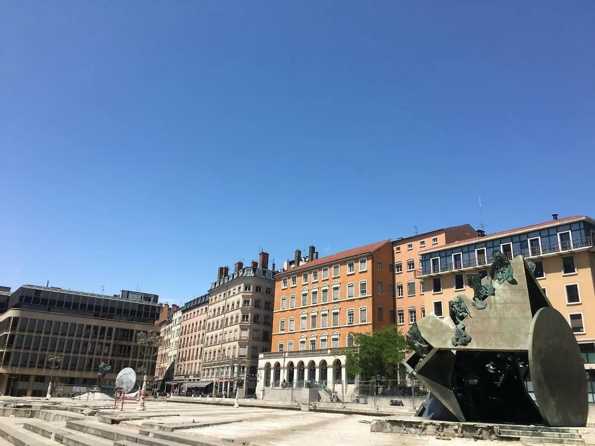 Le Calme De L'Opera. Apartment Lyon