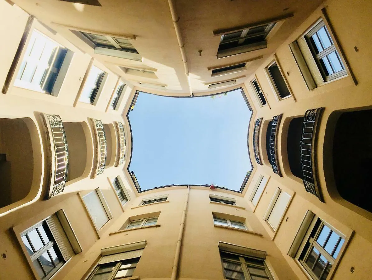 Le Calme De L'Opera. Apartment Lyon