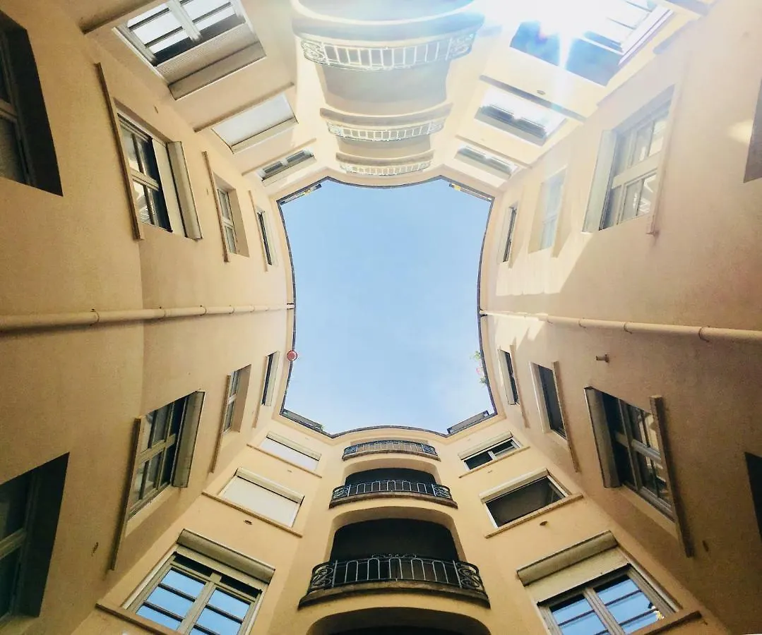 Le Calme De L'Opera. Apartment Lyon France